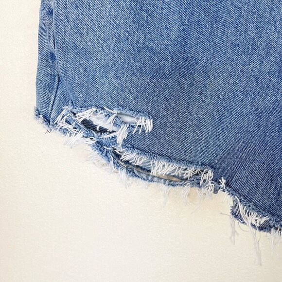 Levis High Waisted Mom Shorts Ripped DIY Cut Off Daisy Dukes 33 - Picture 3 of 7